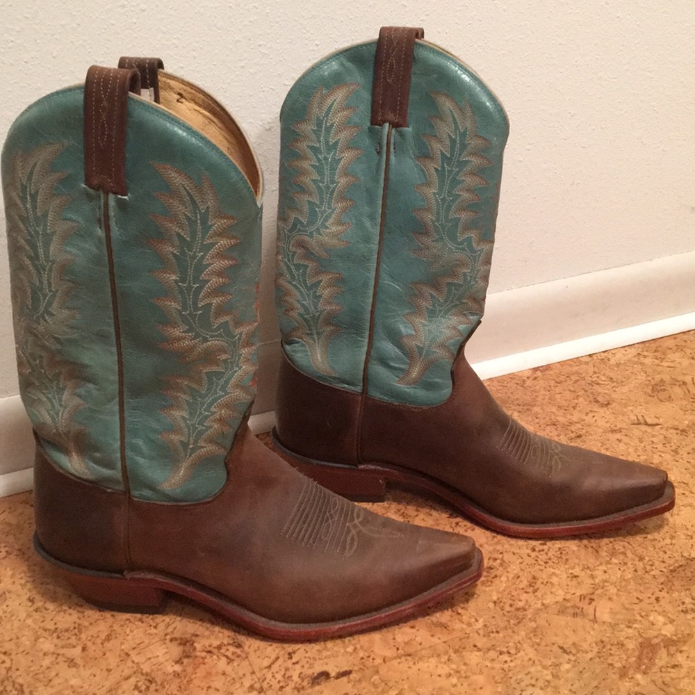 Tony Lama size 9 B leather cowboy boots